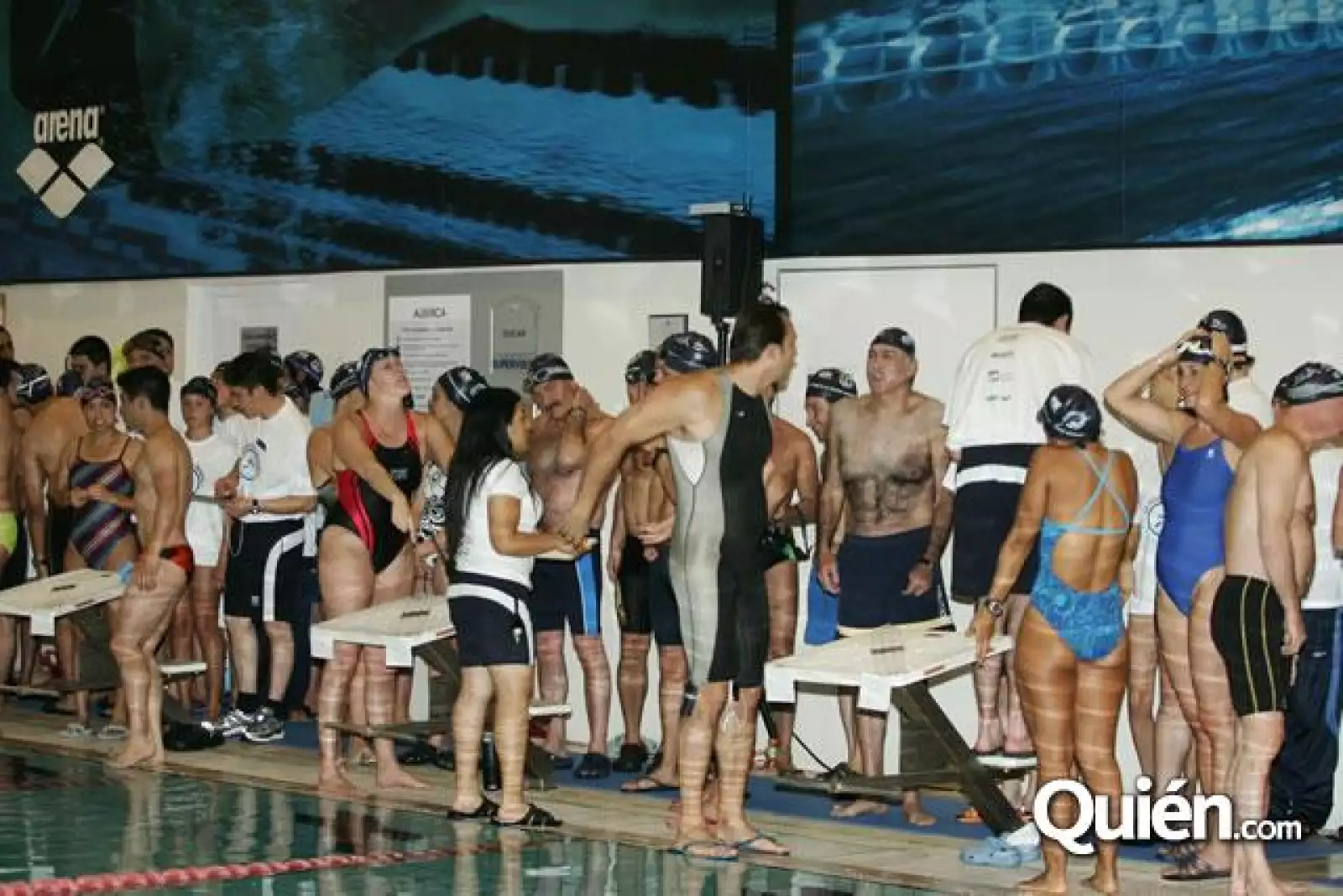 La Vuelta al  Mundo Nadando