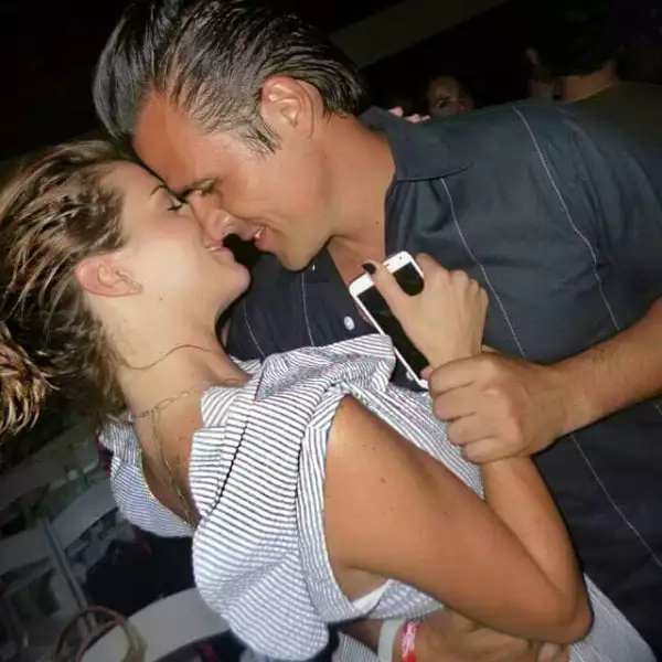 Claudia y Billy Rovzar constantemente dejan ver que están locos el uno por el otro.