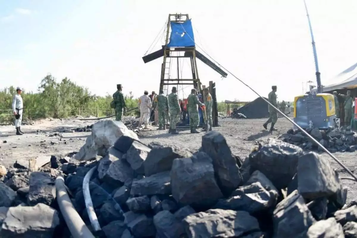 mineros atrapados en coahuila
