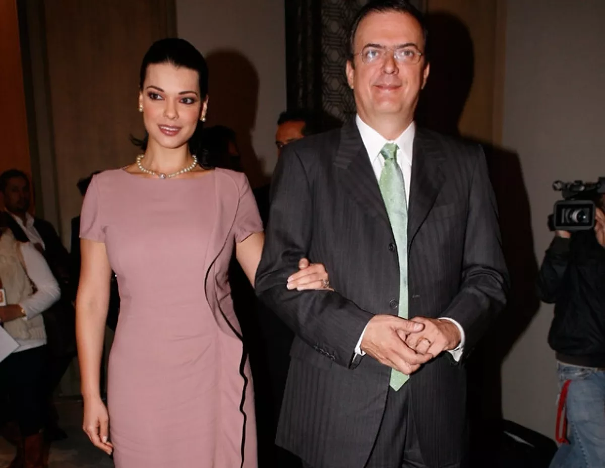 Rosalinda Bueso y Marcelo Ebrard.