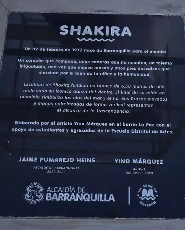 shakira-estatua