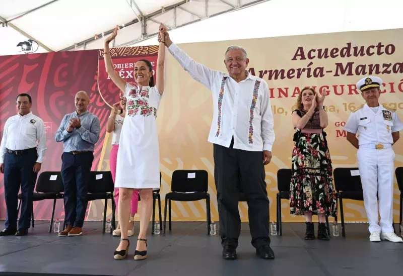 ¿En qué es diferente el 'segundo piso' de Sheinbaum de la '4T' de AMLO?