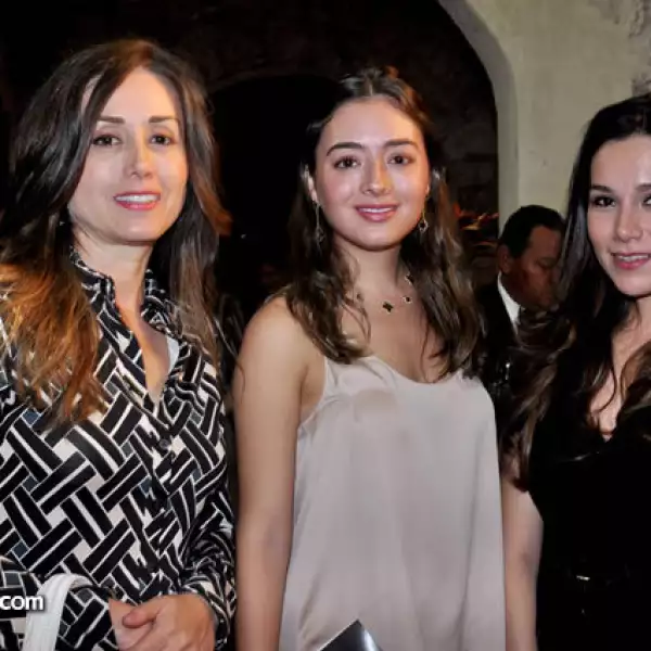 Susana Almaguer, Karen Almaguer y Aleida Núñez