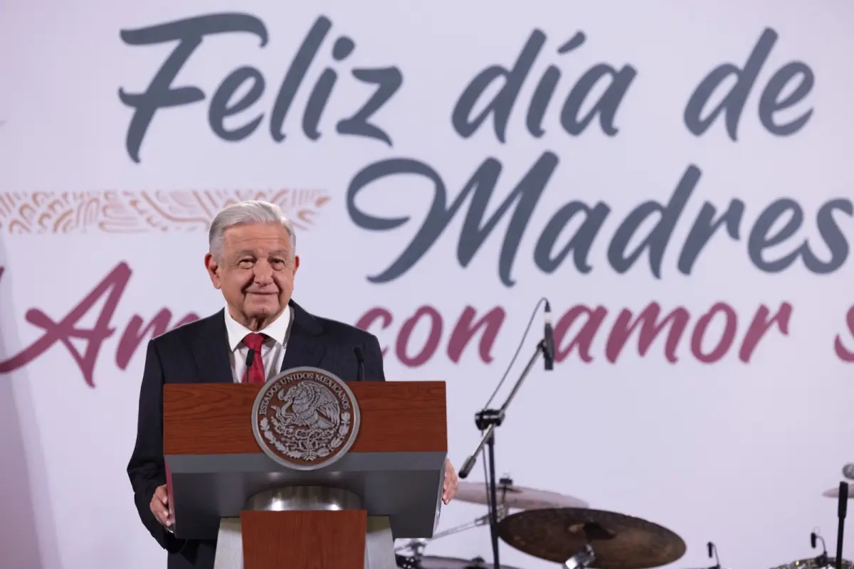 amlo-10-mayo.jpeg