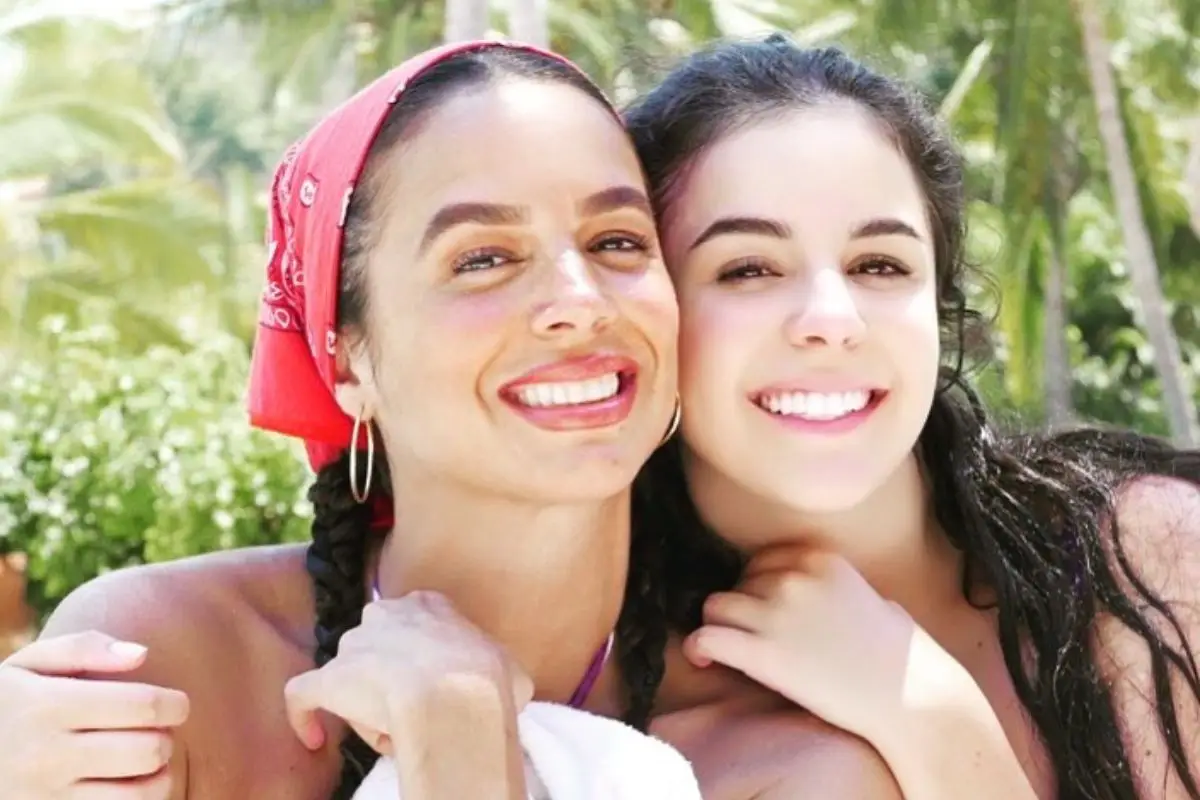 Biby Gaytán y su hija Ana Pau Capetillo