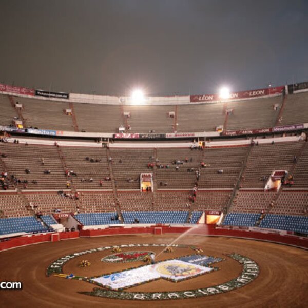 Celebran el 67 aniversario de la Plaza de Toros México Celebran el 67 aniversario de la Plaza de Toros México