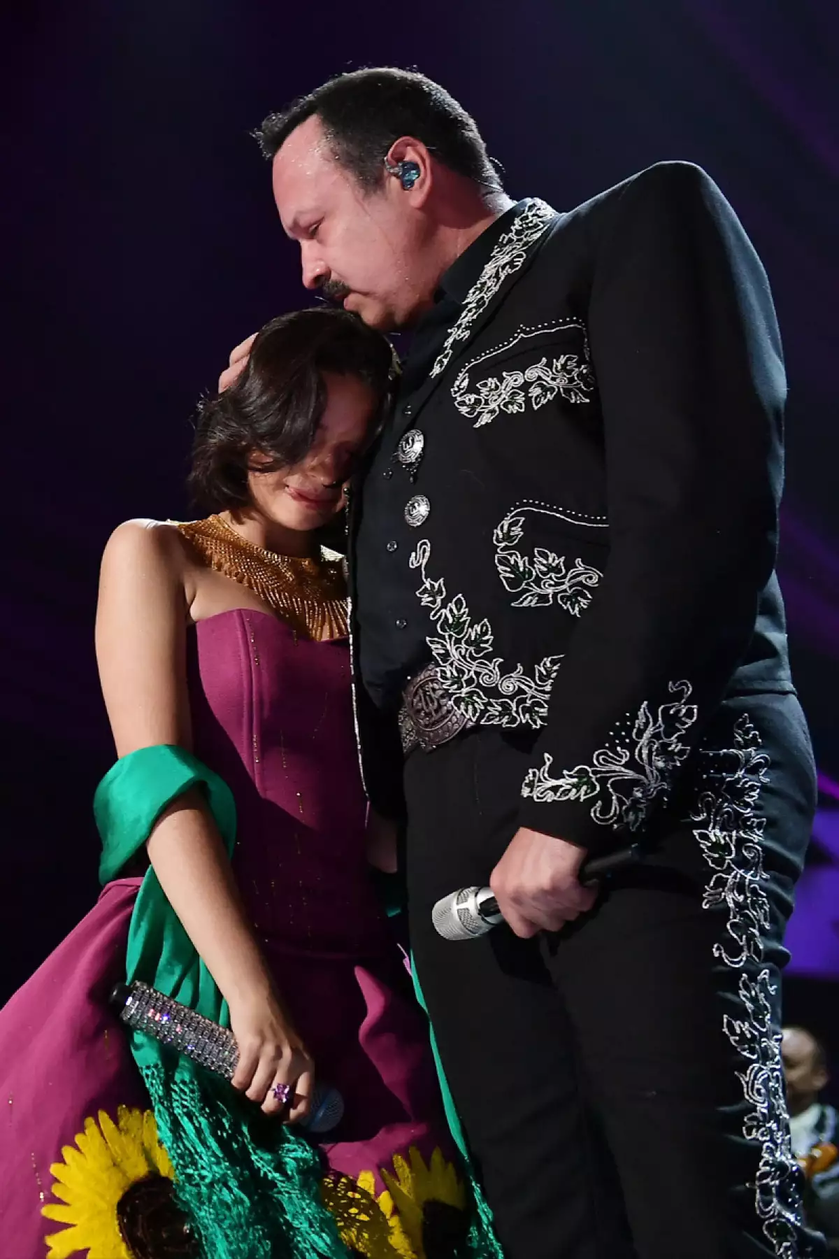 Pepe Aguilar rompe el silencio sobre el polémico romance de Ángela Aguilar y Gussy Lau