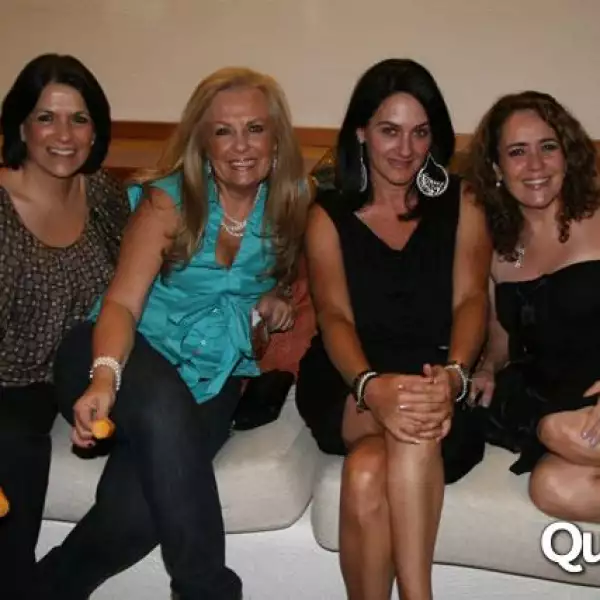 Fiesta de Fernando Lebrija por sus 2 diosas de plata