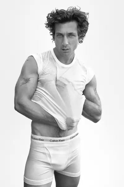 El actor Jeremy Allen White en la nueva campaña de Calvin Klein