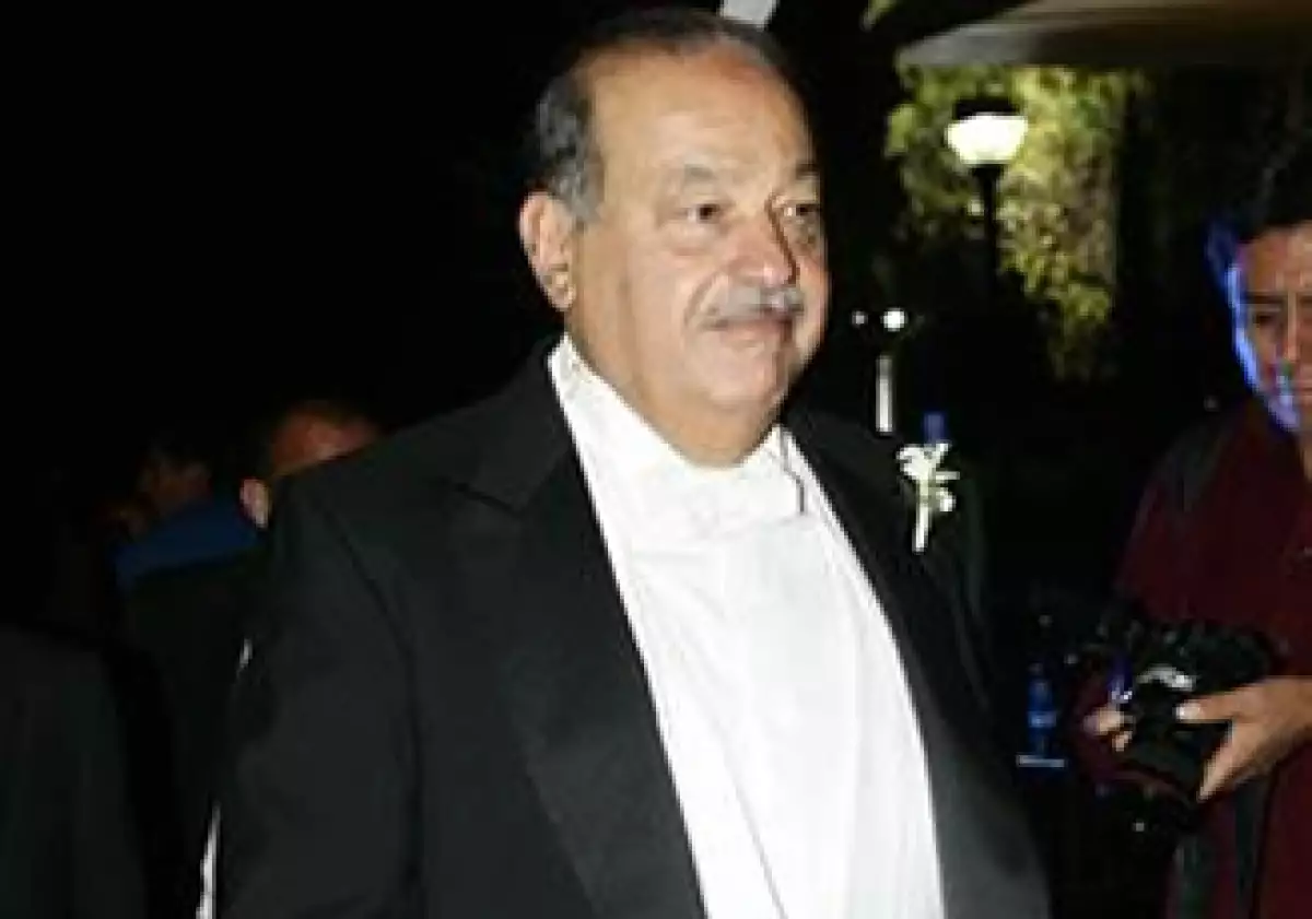 Carlos Slim se mantiene como el empresario número uno de México. El 9 de ocutbre del 2010 asistió a la boda de su hijo Carlos Slim Domit con María Elena Torruco. (Foto: Quién.com)