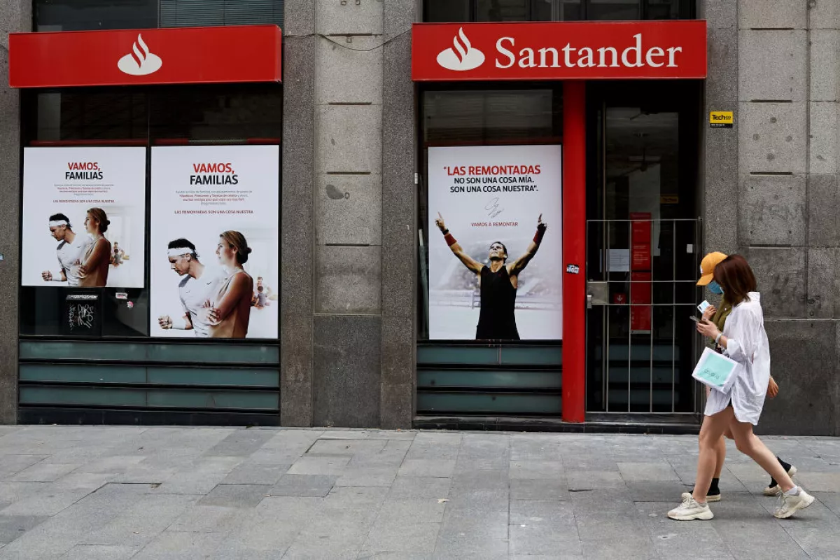 (Sucursal de banco Santander)