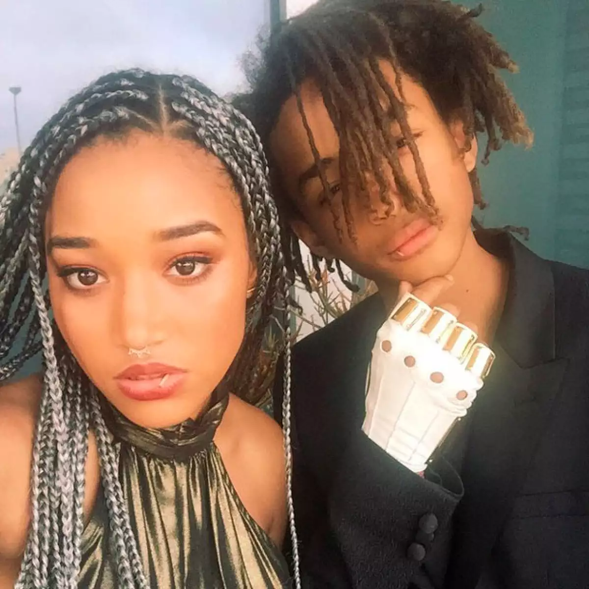 Tanto él como Amandla llamaron la atención por su postura irreverente y con estilo en sus fotografías.