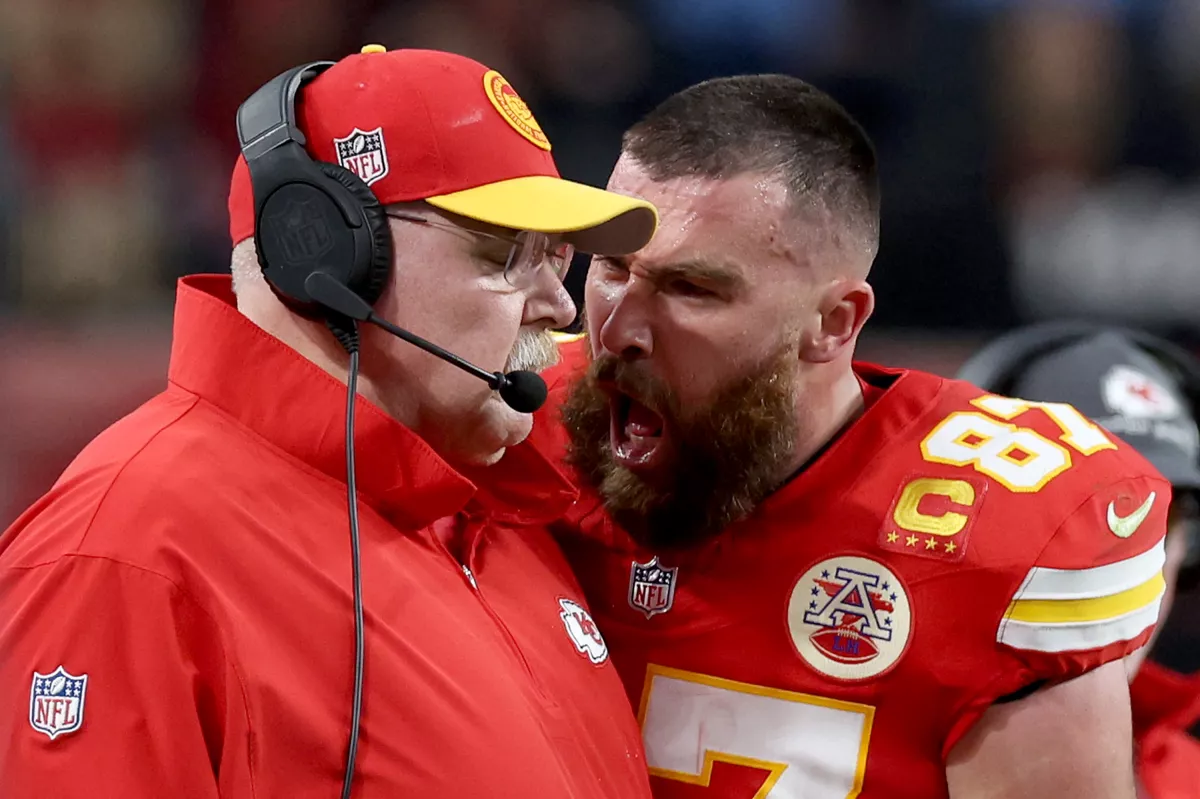 travis kelce grita a andy reid