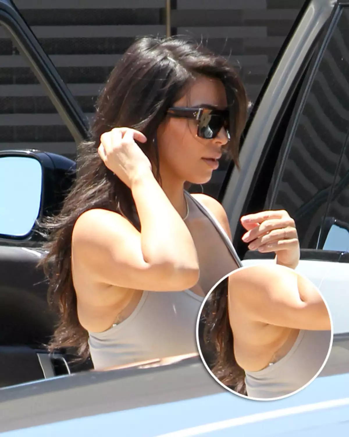 Esta foto es la que evidencia que aunque Kim asegura que ya está en su peso y tiene el cuerpo ideal, no es cierto.