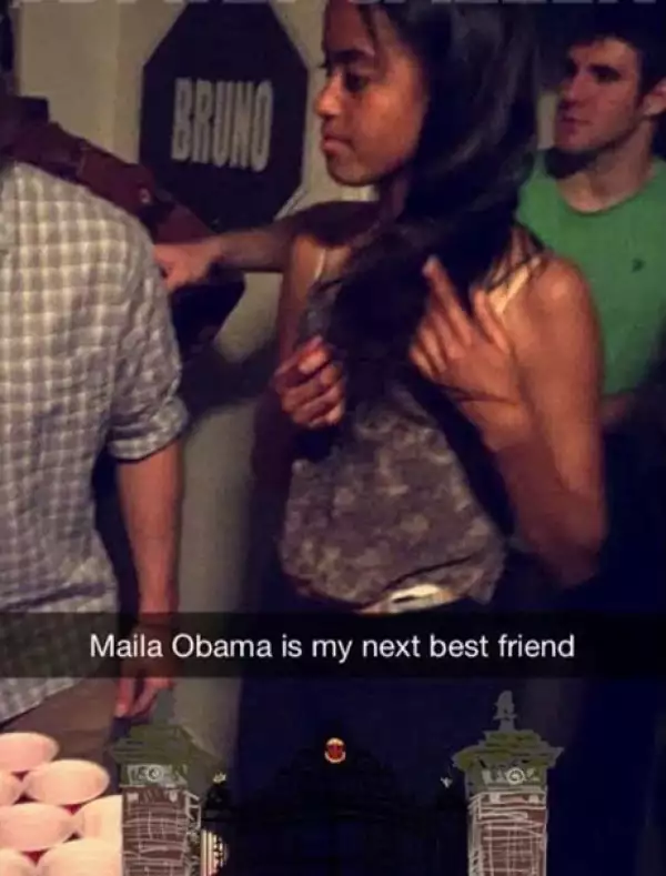 La hija del presidente asistió a una fiesta universitaria.