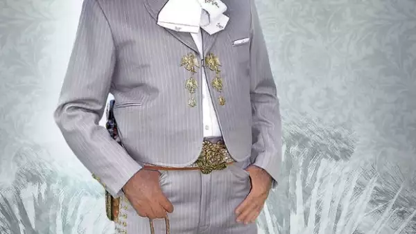 Después de atravesar por problemas de salud, el ídolo de la canción ranchera ya está recuperado y listo para despedirse de su público en la capital del país.