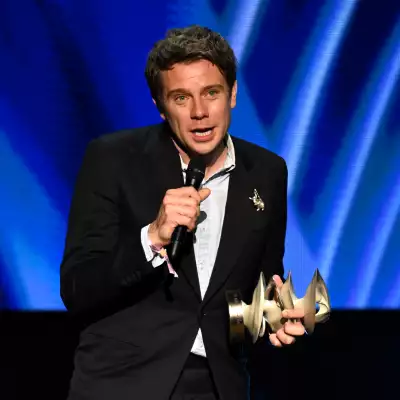 jonathan anderson diseñador del año tercer año consecutivo