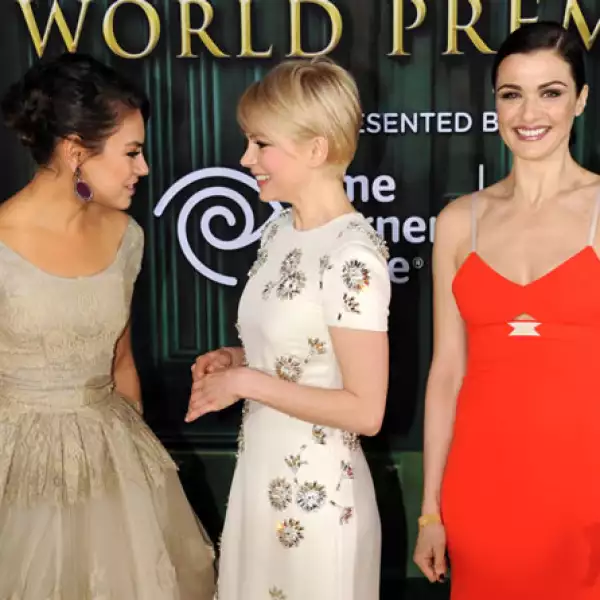 Mila y Michelle no se cansaron de platicar durante la premiere.