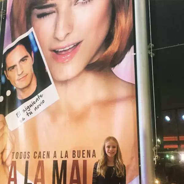 La actriz compartió esta imagen en su Instagram ayer por la noche, cuando acudió a apoyar a la hija de Eugenio Derbez a la premiere de su película.