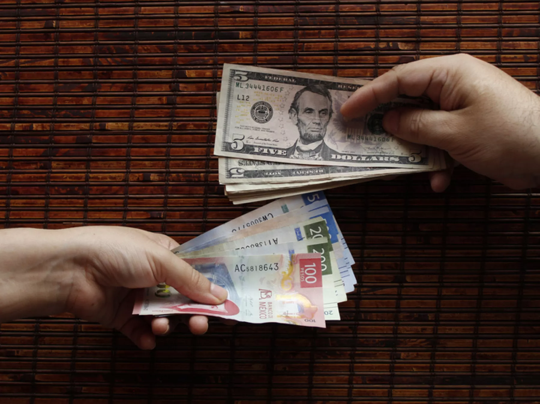 tipo de cambio de dolar a peso