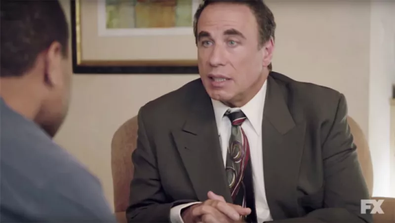 El actor generó polémica por su papel como el abogado Robert Shapiro en la serie American Crime Story: The People V OJ Simpson, donde la gente ha criticado su "cara derretida" o exceso de bótox.