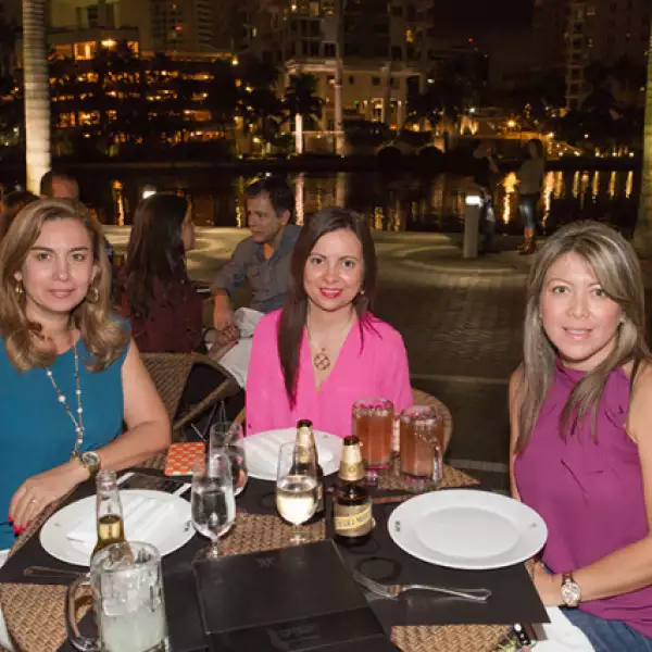 Vanessa Larrea,María Sedeño y Jennifere del Salto