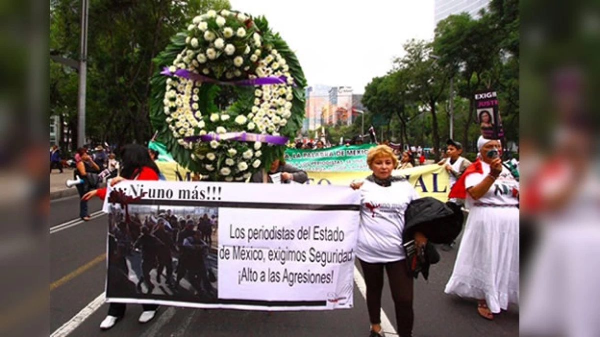 Periodistas marcha protesta comunicadores DF Contralínea