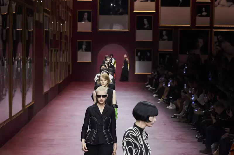 DIOR AW22