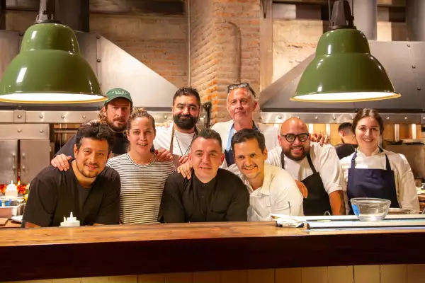 TOMÁS BERMÚDEZ, DAVID CASTRO,PIA LEÓN, PACO RUANO, EDGAR NÚÑEZ, GUILLERMO GONZÁLEZ BERISTÁIN, DIEGO HERNÁNDEZ, SOFIA CORTINA Y JORGE VALLEJO.jpg