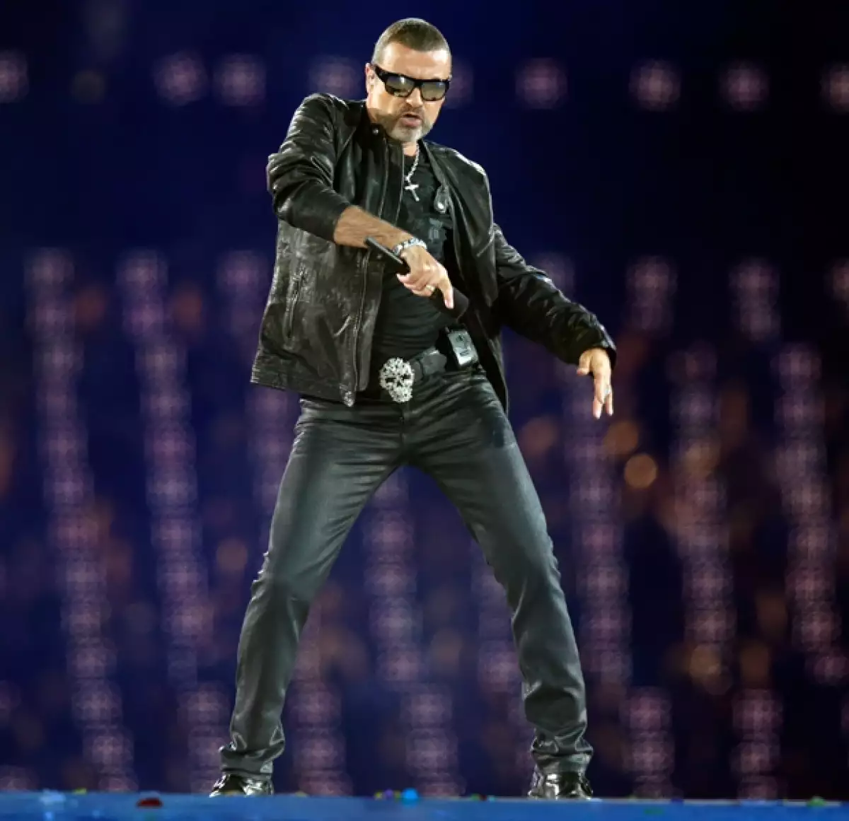 George Michael también cantó su nuevo sencillo Wthite Light.