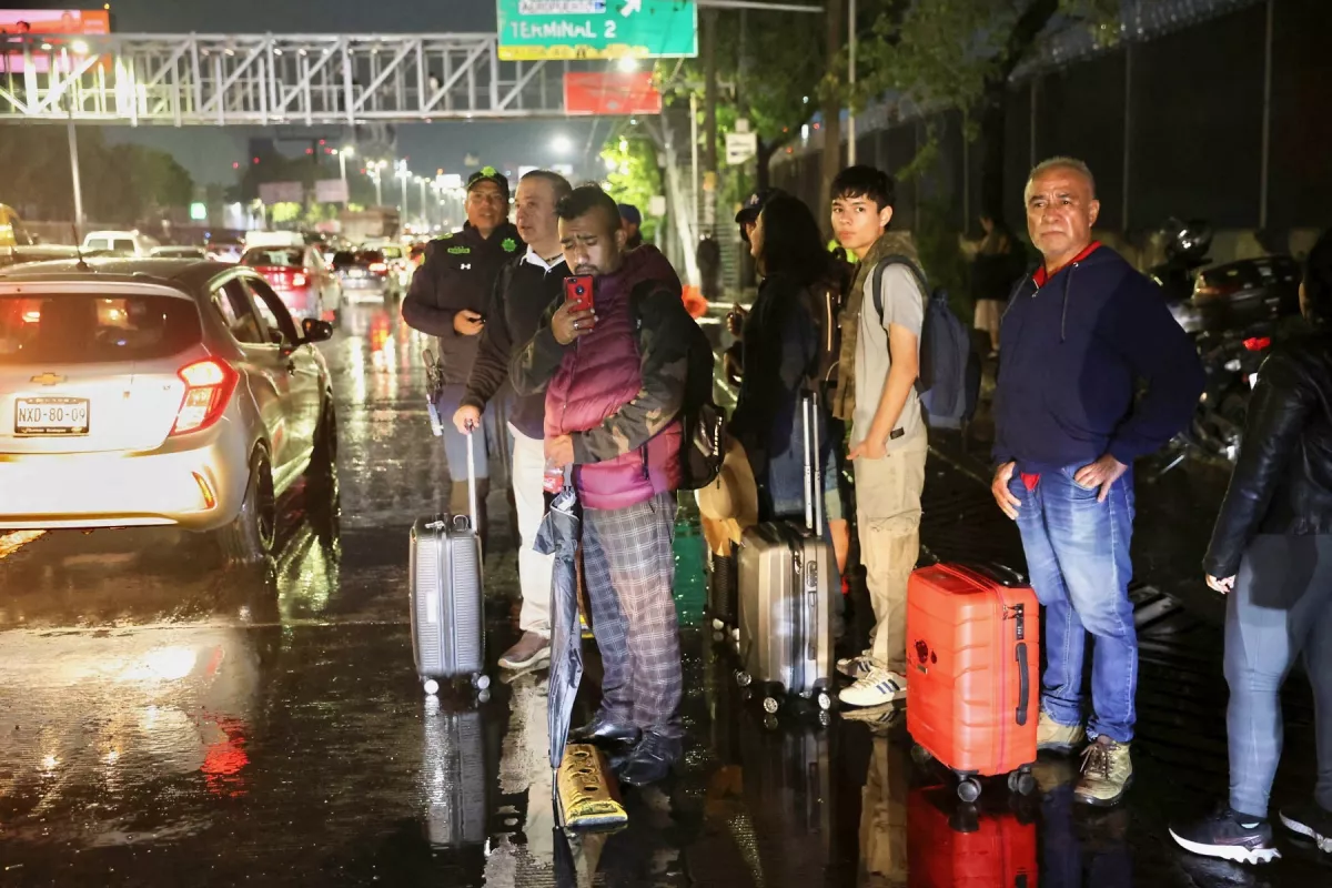 ¿Se retrasó tu vuelo por culpa de la lluvia? La Profeco dice cuándo la aerolínea debe compensarte