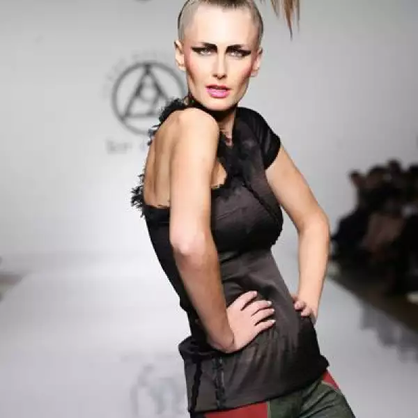 IDM Pasarela Cesar Arellanes