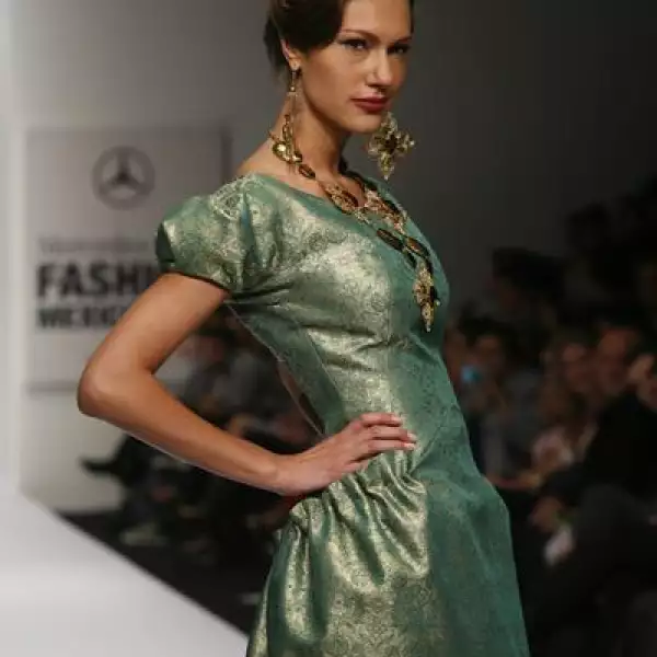 Desfile Alberto Rodríguez