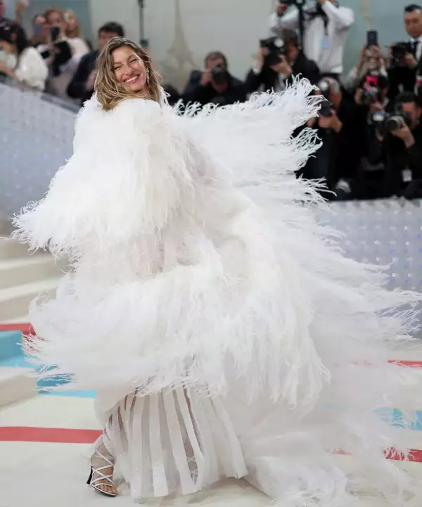 La supermodelo brasileña Gisele Bündchen en la Met Gala