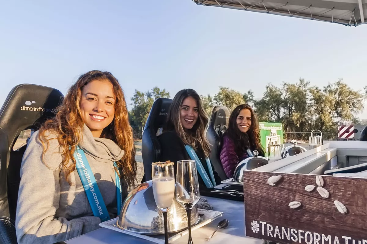 Dinner in the Sky She's Mercedes