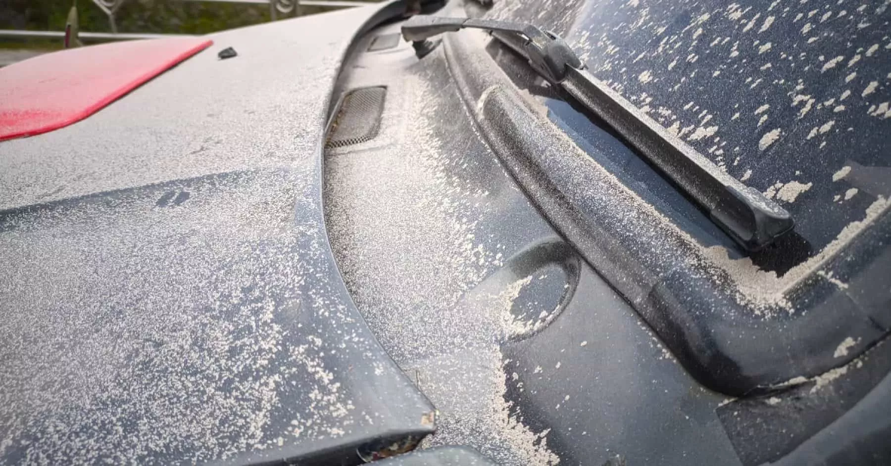 como quitar la ceniza del auto