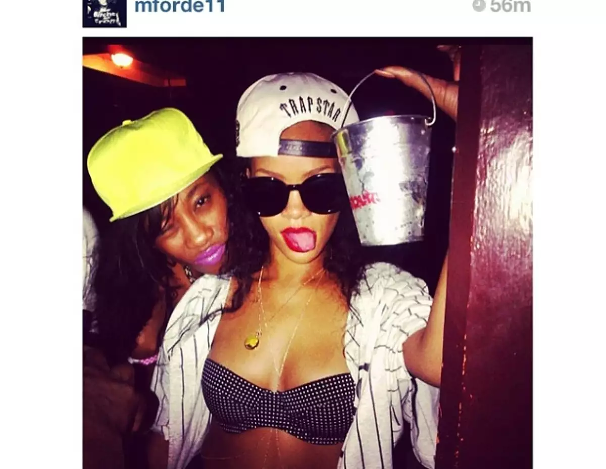 Rihanna con su mejor amiga Melissa Forde.