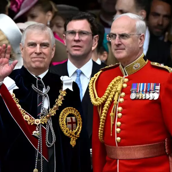 Miembros de la Familia Real Británica en la coronación del rey Carlos III
