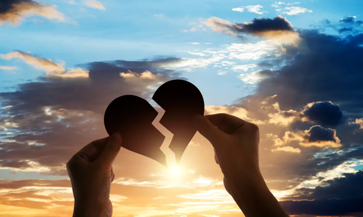 ¿Cómo se siente un corazón roto? Esto dice un especialista
