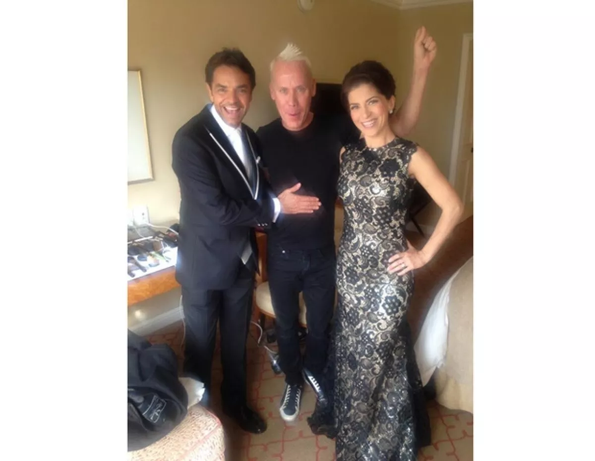 Eugenio Derbez, Alfonso Waithsman y Alessandra Rosaldo minutos antes de acudir a los Golden Globes.