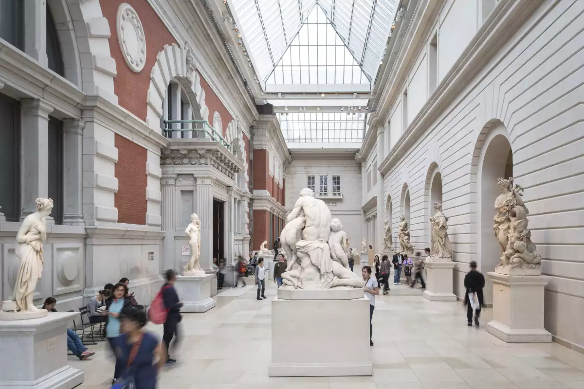 themetfifthavecarrollandmiltonpetrieeuropeansculpture-copybrettbeyer-courtesyofthemet.jpg
