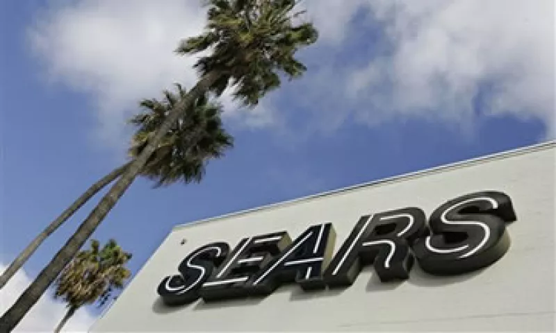 Los ingresos de la compañía en tiendas abiertas durante un año cayeron 5.2% en lo que va del cuarto trimestre. (Foto: AP)