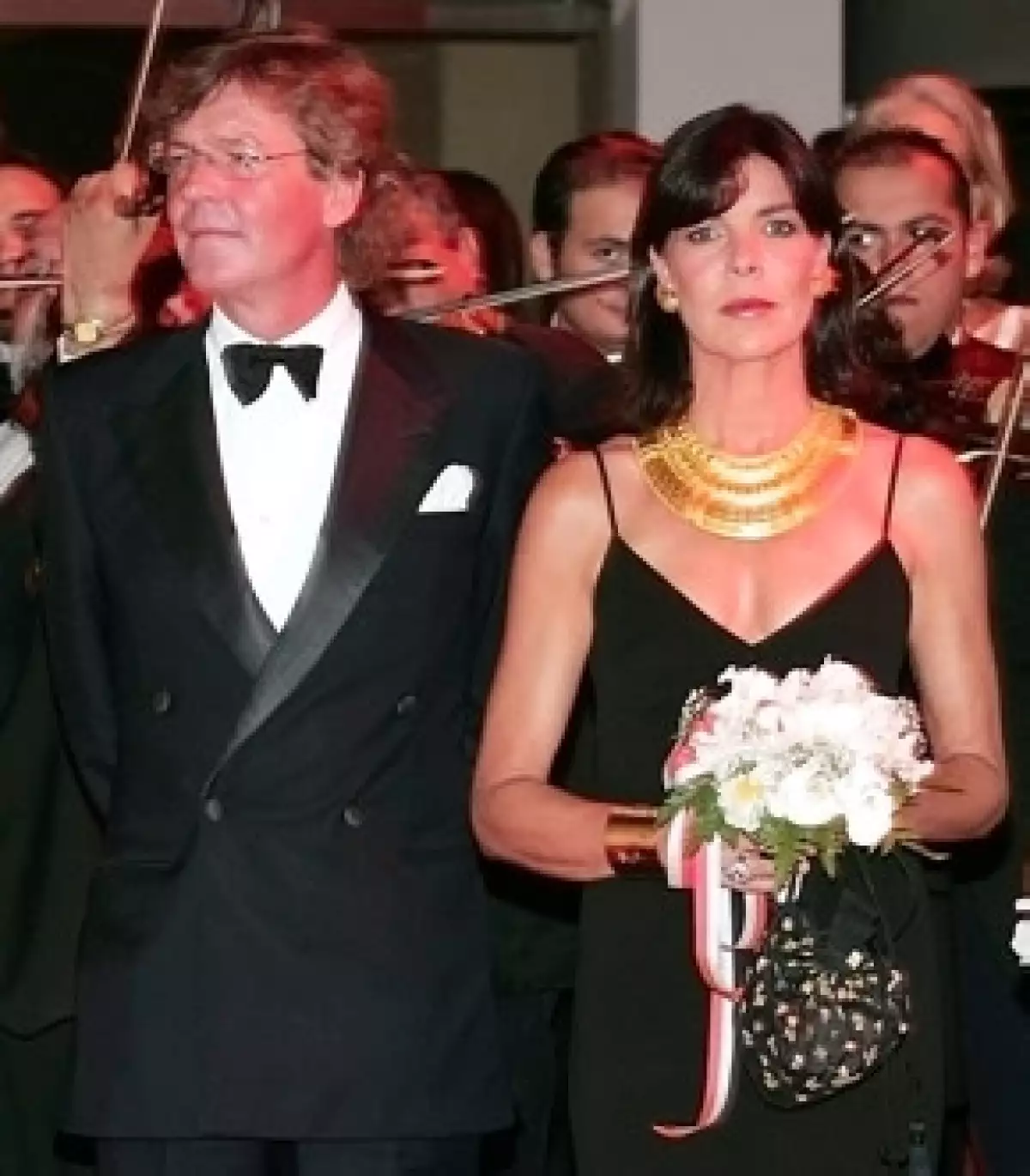 La ex pareja de la princesa Carolina de Mónaco fue llevado al hospital luego de presentar fuertes dolores abdominales.