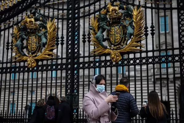 London Feels The Effects Of Coronavirus Outbreak