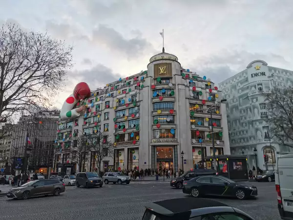 louis vuitton yayoi kusama paris