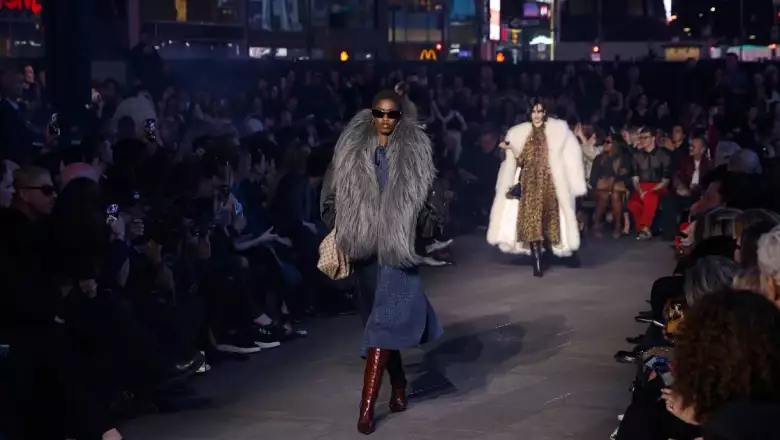 Desfile Crucero Gucci 2026/27, Times Square