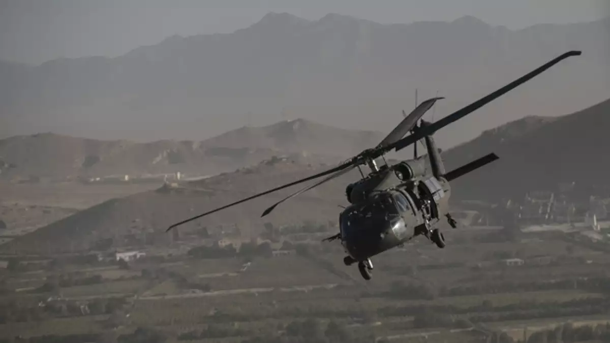 helicoptero black hawk