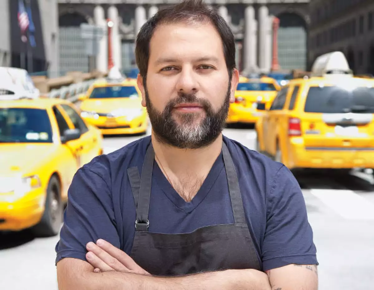 Deslumbró a NY con su primer restaurante internacional: Cosme, que ya tiene tres estrellas de The New York Times, y es uno de los 36 mexicanos a quienes reconocemos en nuestra edición especial de NY.