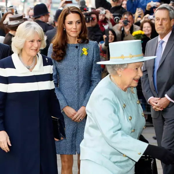 Es la primera vez que Camila, Kate y la reina Isabel asisten a un acto juntas.