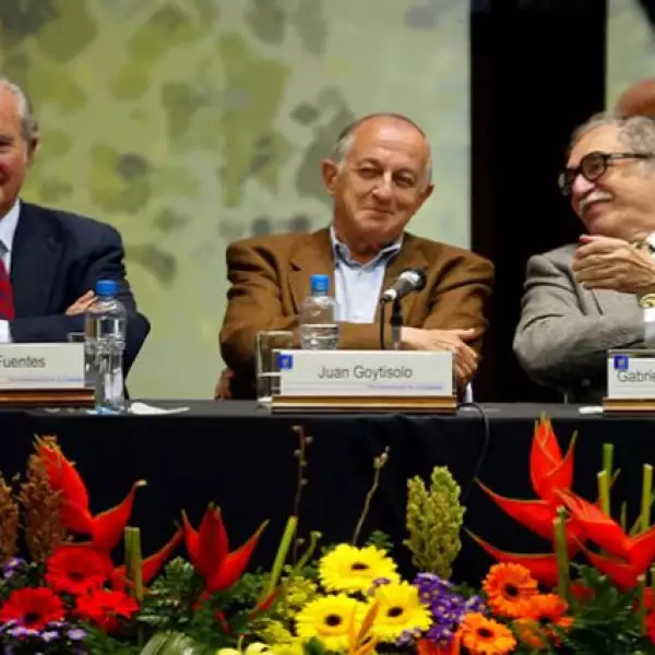 Con Juan Goytisolo y Gabriel García Márquez, dos grandes de la literatura mundial, durante la feria del Libro en Guadalajara.